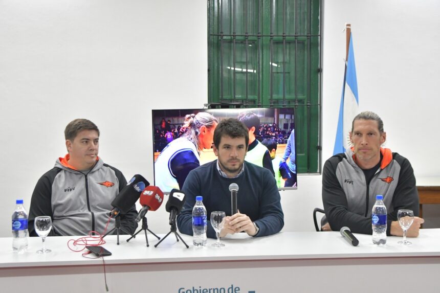Presentaron en el Museo la exhibición de objetos deportivos de Walter Herrmann