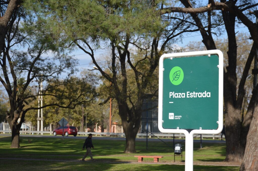 Inauguran sistema de Luces Led en tramo de Presidente Perón y plaza Estrada