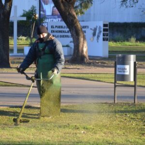 Variada actividad de la Dirección de Espacios Públicos en plazas y paseos Variada actividad de la Dirección de Espacios Públicos en plazas y paseos