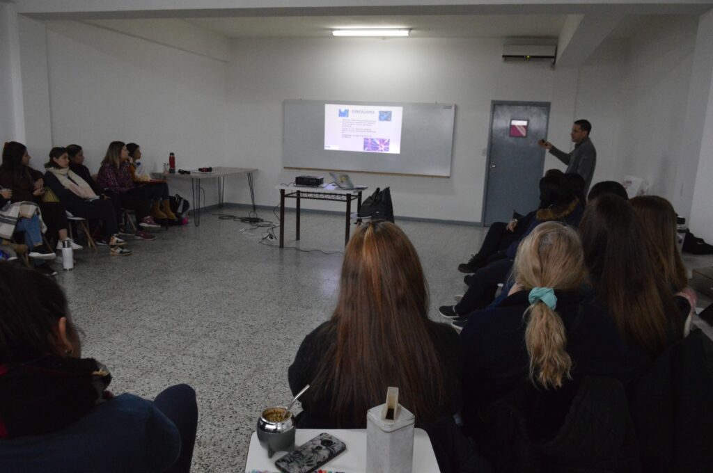 Personal de Educación Municipal se capacitó en RCP y Primeros Auxilios