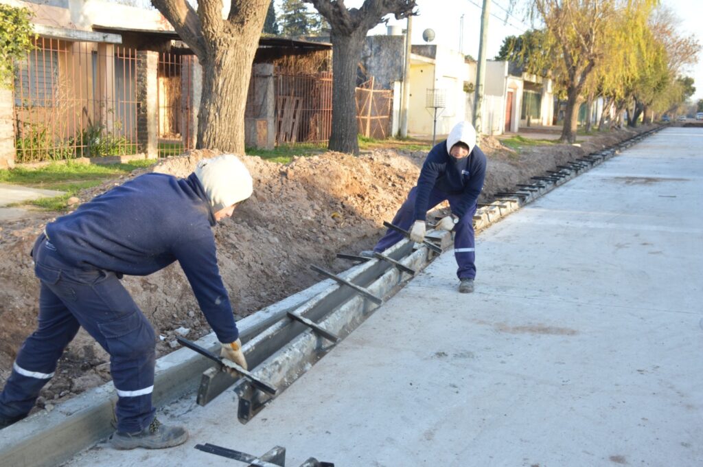 La división pavimento desarrolló trabajos de cordón cuneta