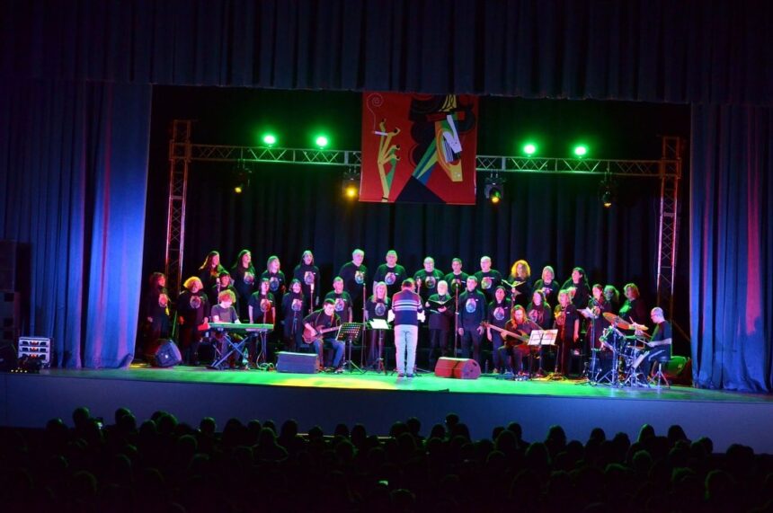 La música de Charly García en formato coral engalanó el Centro Cultural