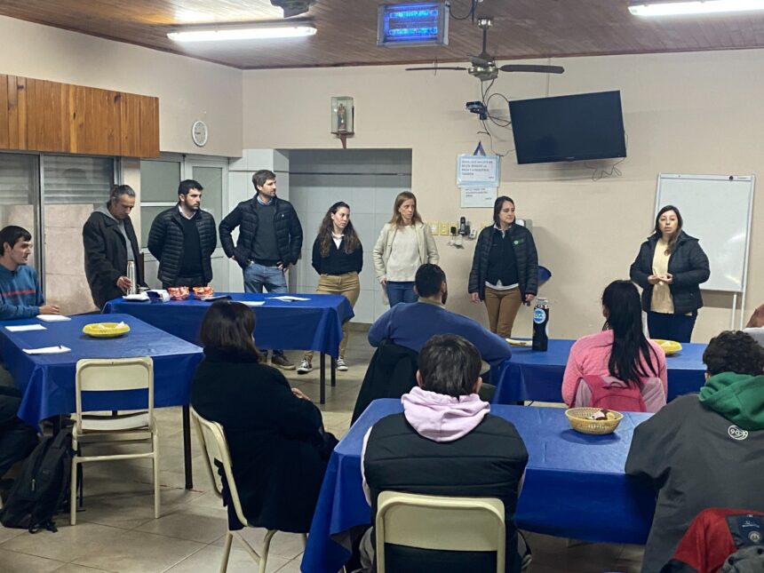 Trabajo conjunto con instituciones y empresas: comenzó la segunda edición de la capacitación para tractoristas