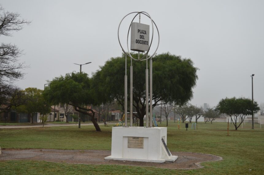 La plaza Del Docente del barrio San Cayetano también tendrá luces led y más mobiliario urbano