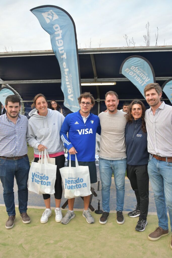 Más de 250 jóvenes: con una Clínica de Hockey se puso en marcha un convenio entre el Gobierno Municipal y la ciudad de Buenos Aires