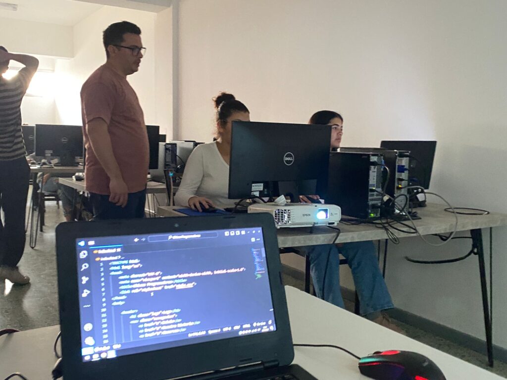 Club de Chicas Programadoras, una capacitación que reduce la brecha de género en informática