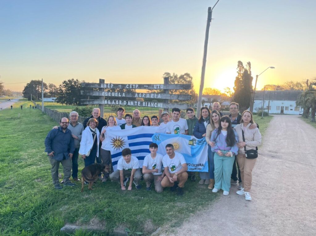 Alumnos y docentes del CAR cumplen sus actividades de intercambio Cultural-Educativo en San Carlos-Uruguay