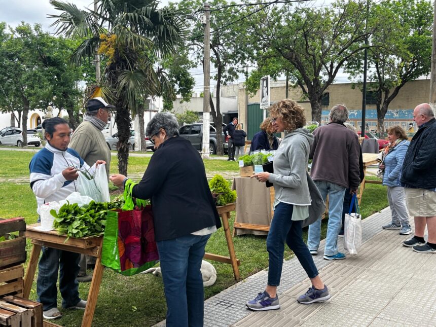 “Huerteros en tu Barrio” con buena concurrencia de vecinos del Centro I y Norte