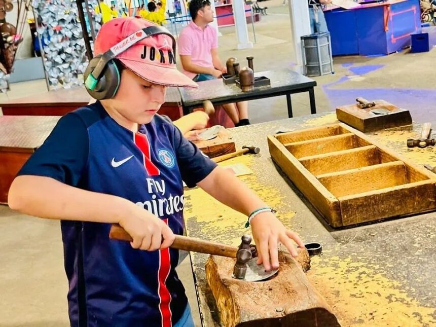 Colonos de “Un mundo por descubrir” visitaron el Tríptico de la Infancia en Rosario Colonos de “Un mundo por descubrir” visitaron el Tríptico de la Infancia en Rosario