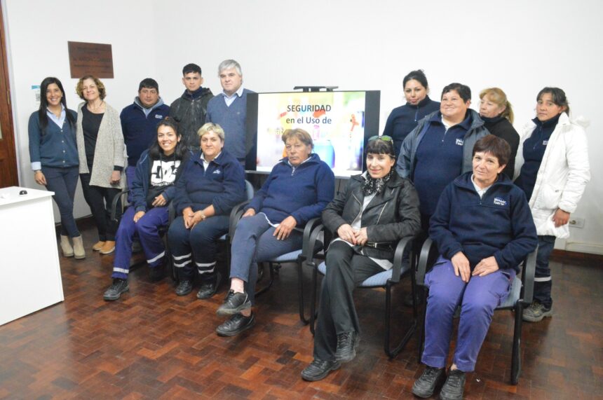 Finalizó el curso de Seguridad en Materiales de Limpieza para empleados municipales
