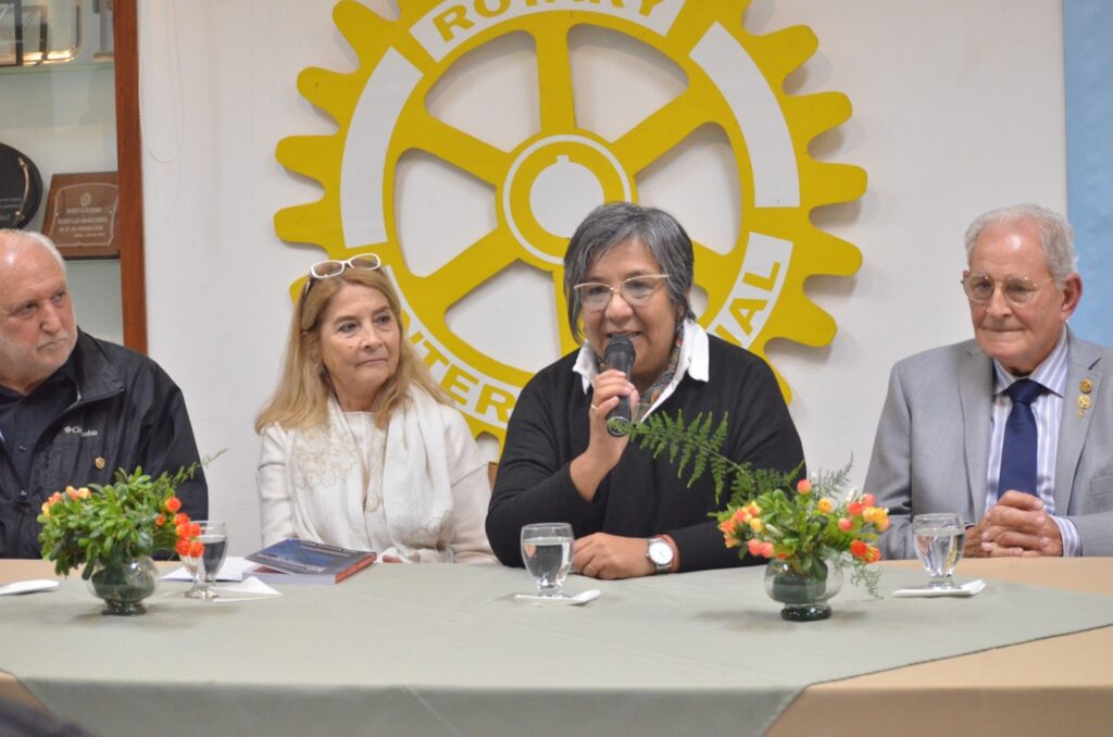 Se presentó el libro “Los Hermanamientos”, que narra el lazo histórico entre dos ciudades en torno a Cayetano Silva