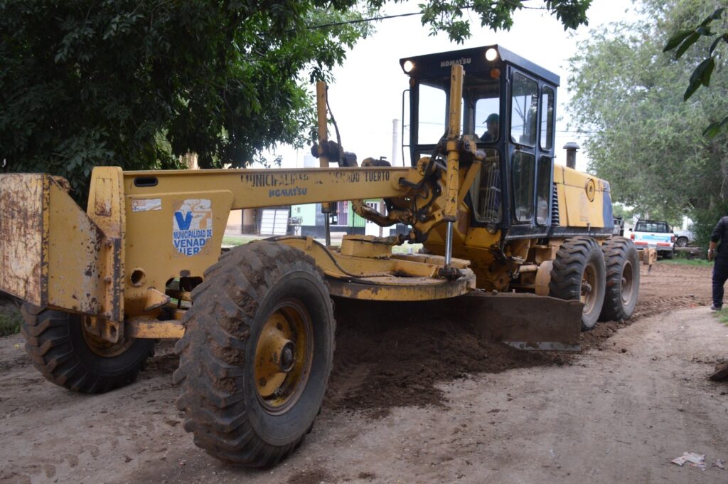 Preparación de suelo para colocación de piedra en Cerrito y Di Martino