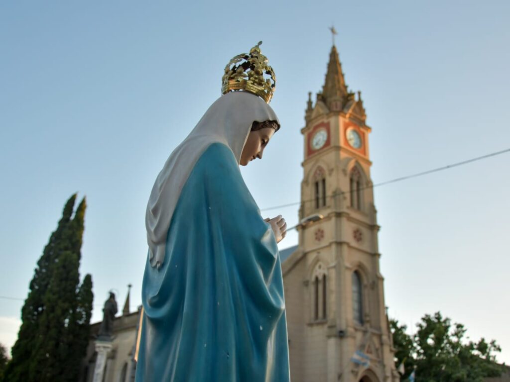 Gran cantidad de público para celebrar la Inmaculada Concepción de María, patrona de la ciudad