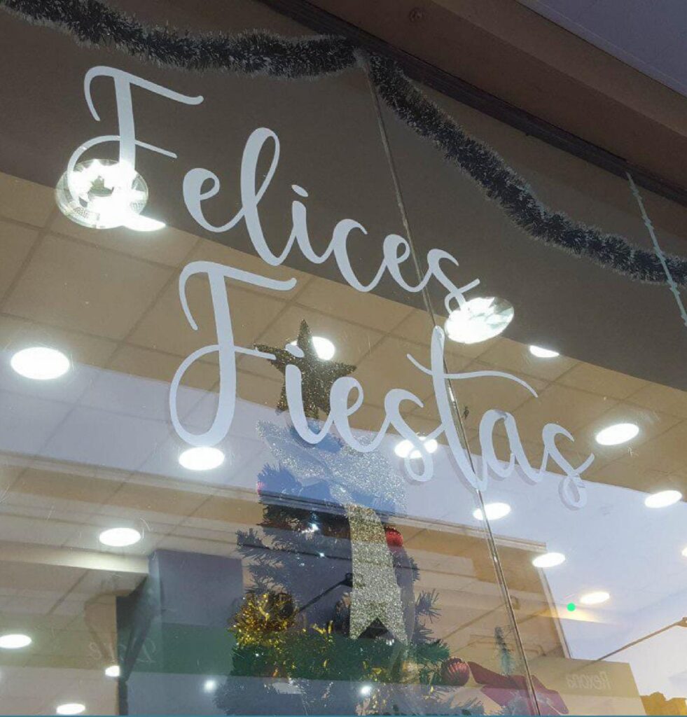 “Vidrieras Navideñas”: 39 comercios se sumaron a la propuesta del Gobierno Municipal y el Centro Comercial