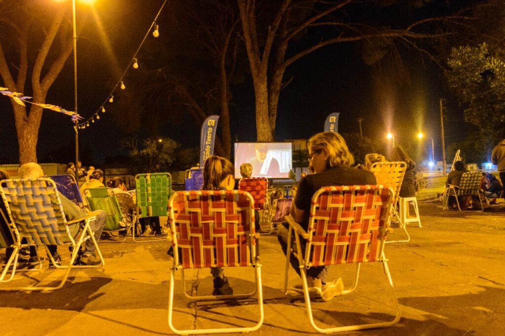 Con la proyección de “muchachos” llega el ciclo “Cine Bajo las Estrellas”