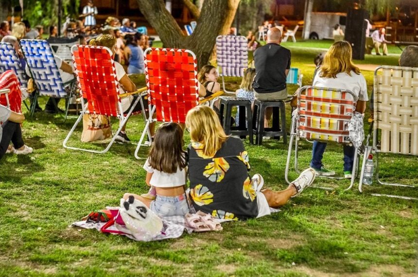 “Nuestros Patios” ofrecerán un “Acusticazo” de músicos locales en plaza del Docente