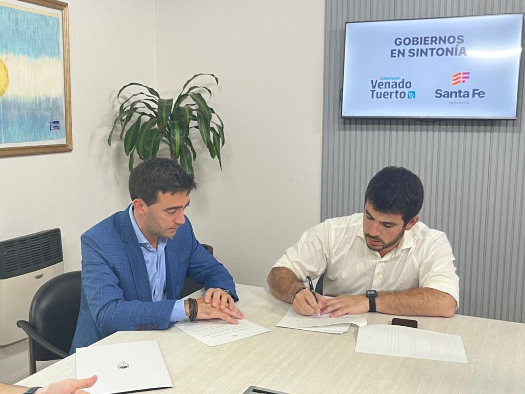 Robo de cables y placas: firma de convenio entre los gobiernos municipal y provincial para el control de chatarrerías y desarmaderos