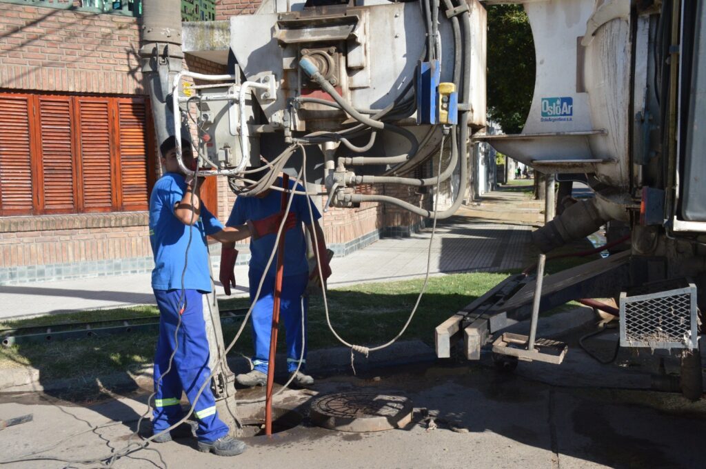 Avanza la Desobstrucción del Sistema de Desagües en calles del Centro II