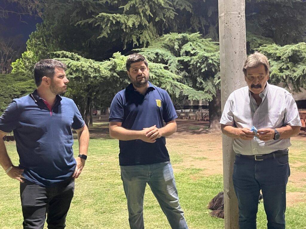 Con apoyo Municipal y de la Cooperativa Eléctrica el Club Centenario inauguró luminarias led en todo el predio