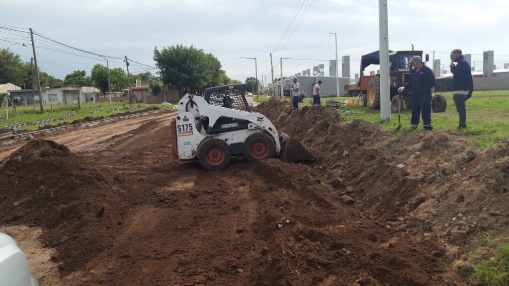 Refuerzan las tareas de mantenimiento de calles y caminos de calzada natural