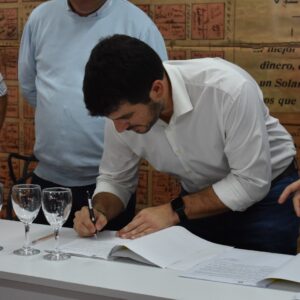 Firma de convenios con Vialidad Provincial para mejorar la red vial en distritos de General López