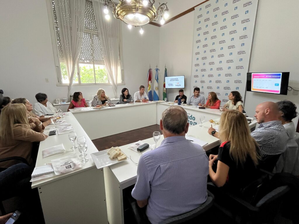 Aeberhard y Rosenthal visitaron la ciudad para comenzar a trabajar en el proyecto laguna El Hinojo