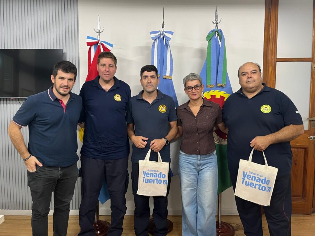 El intendente recibió a brigadistas que combatieron incendios forestales en el sur