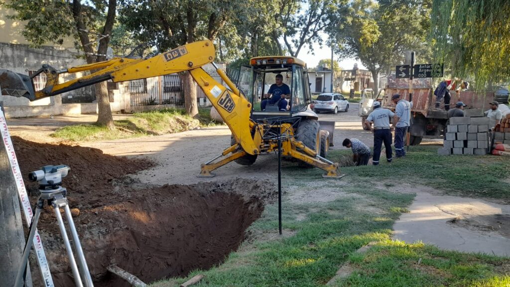 El Gobierno municipal avanza con importante obra de desagües en calle Matheu