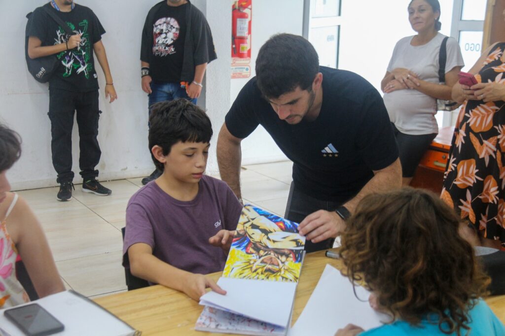 “Dibujuntada”: exitoso encuentro para homenajear al creador de Dragon Ball