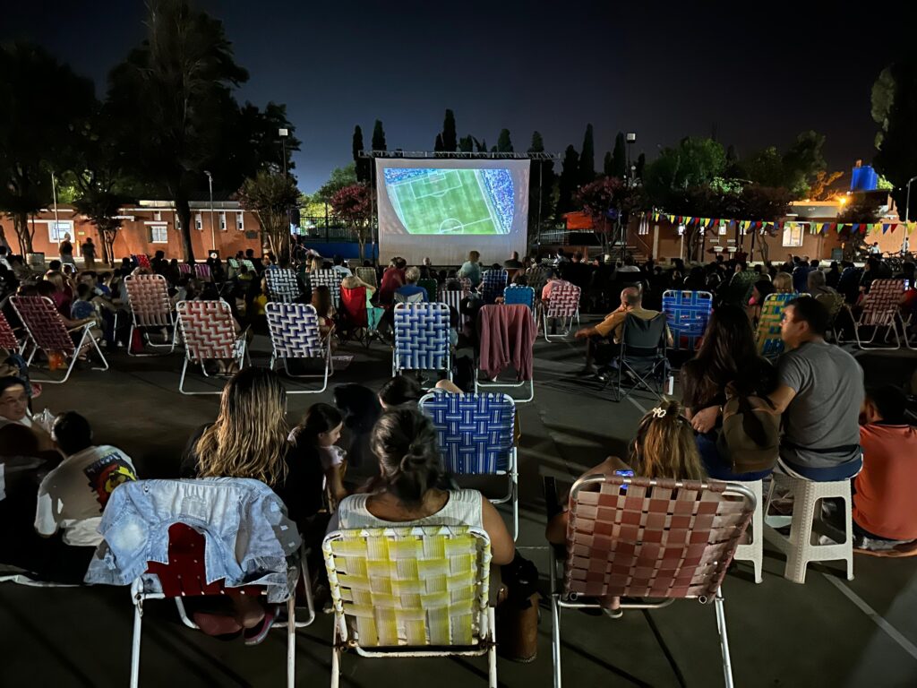 “Cine Bajo las Estrellas” hizo revivir la alegría del mundial de Qatar con “Elijo Creer”