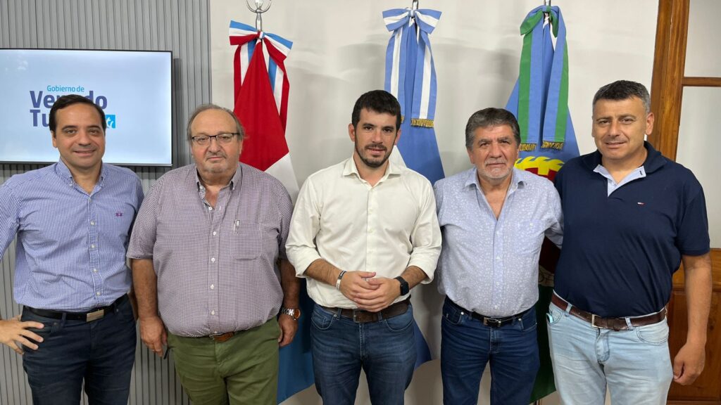 El intendente Chiarella recibió al secretario general de la Festram en el Palacio Municipal