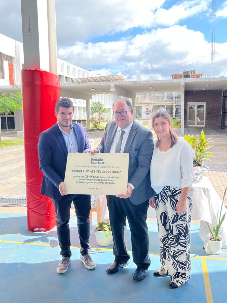 El Intendente Chiarella participó del Acto por el 75º Aniversario DE “El Industrial”