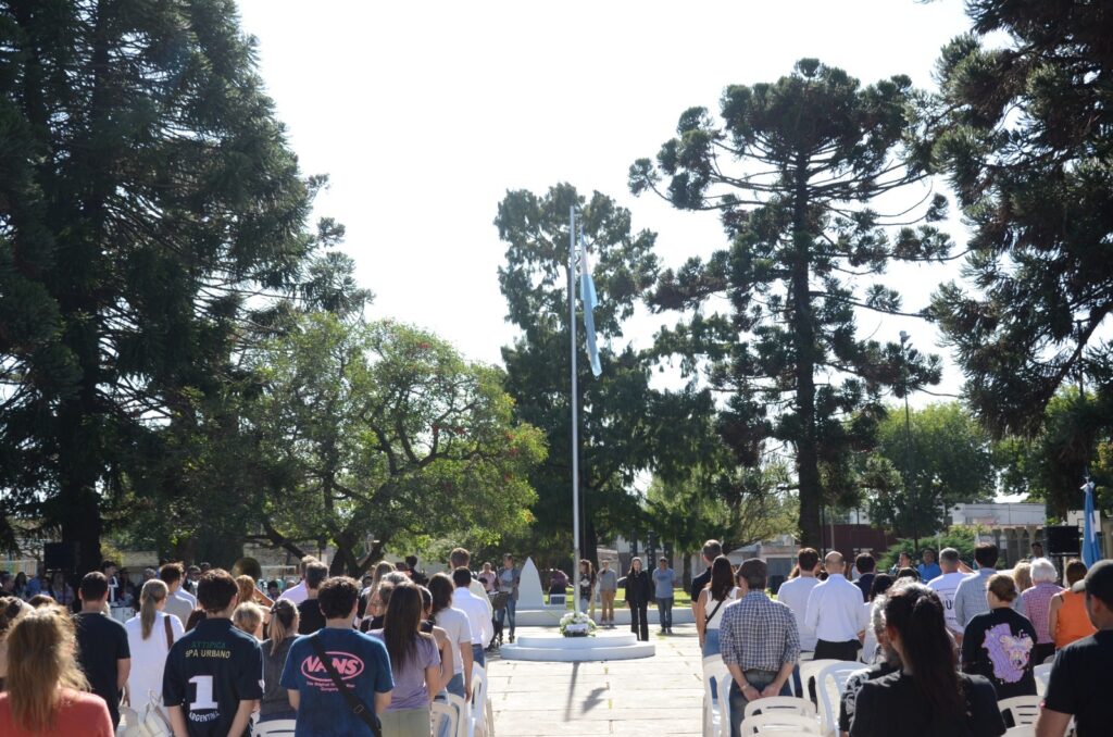En la Plaza de la Democracia la comunidad venadense revindicó los valores de la Memoria, la Verdad y la Justicia