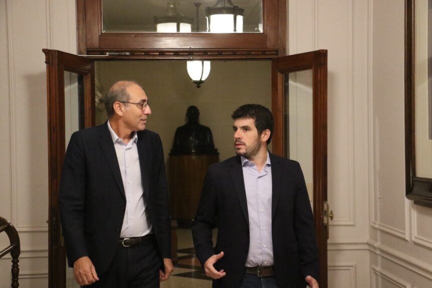 Encuentro de Chiarella con autoridades de la Bolsa de Comercio de Rosario