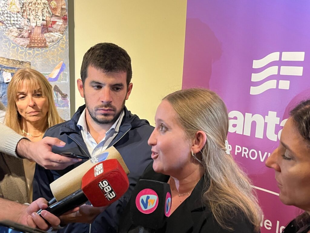 El intendente Chiarella acompañó a la ministra Tejeda en su apretada agenda en la ciudad