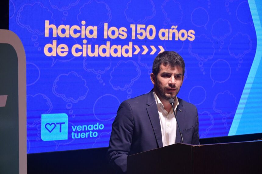 Con el salón de la Asociación Española colmado, fueron presentados los proyectos del PEP 2024-2034