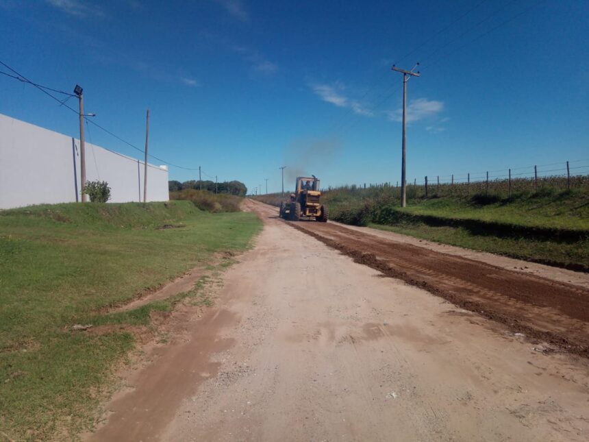 Trabajos de perfilado en zonas urbanas y caminos rurales