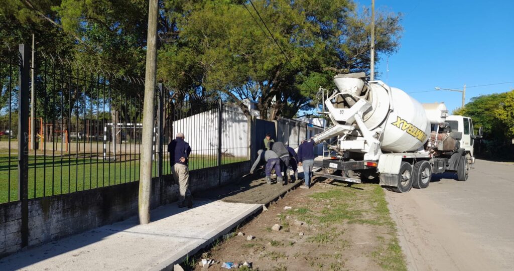 Ejecución de vereda perimetral en centro de salud del barrio Victoria