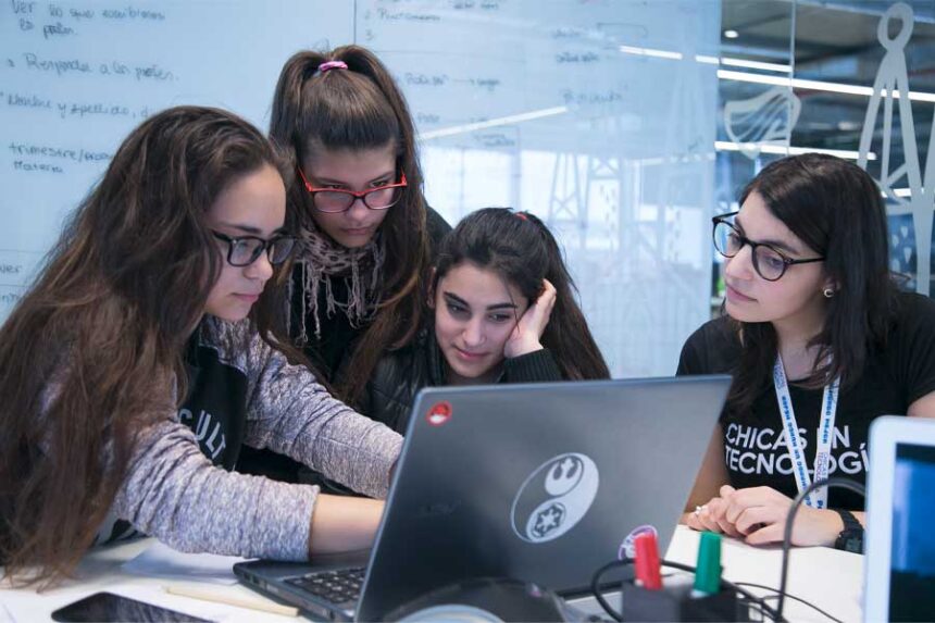 «Conecta Empleo»: nueva convocatoria del Club de Chicas Programadoras
