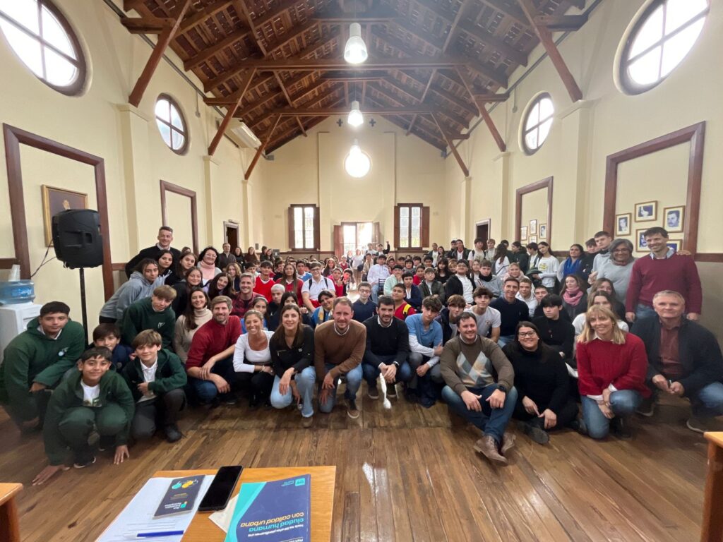 Chiarella dio la bienvenida a los estudiantes en el inicio de la edición 2024 de “Concejales por un Día”
