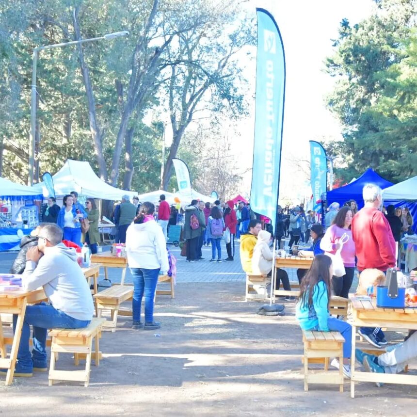 Nueva edición del Paseo de la Ciudad en plaza Sarmiento