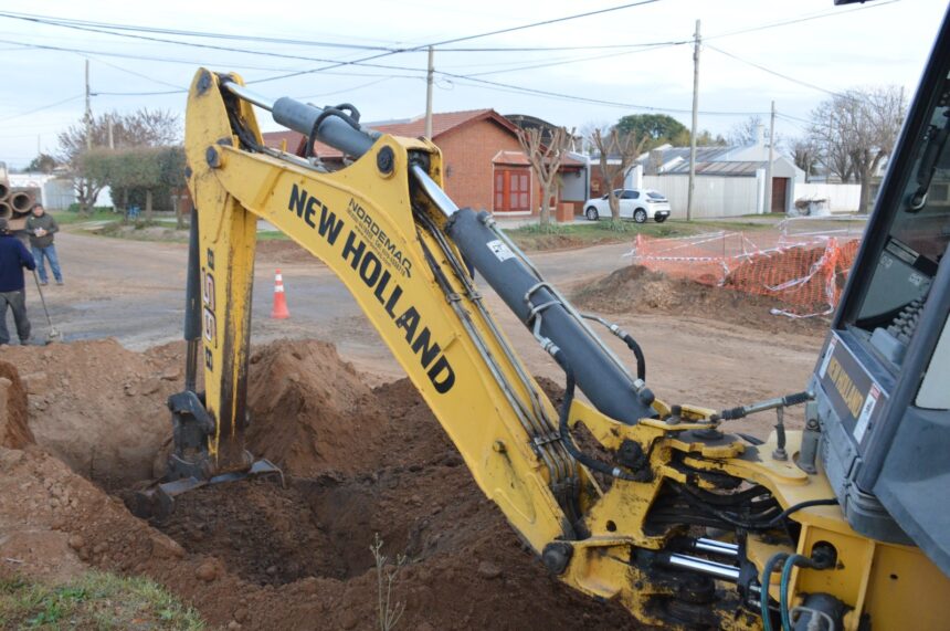 Más obras en los barrios: el Gobierno Municipal ejecuta desagüe en Lavalle y Larriera