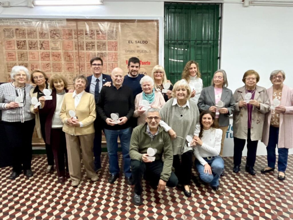 Emotivo reconocimiento a docentes que dejaron una huella en la historia de la Educación