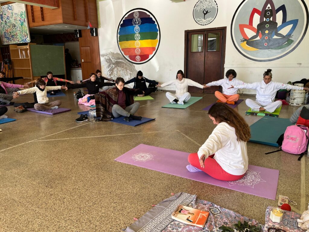 El Gobierno de Venado Tuerto celebró el Día Internacional del Yoga en el Club Talleres