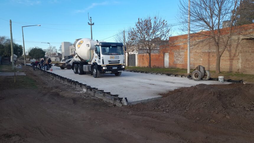 El Gobierno municipal trabaja en el hormigonado de cordones en distintos barrios