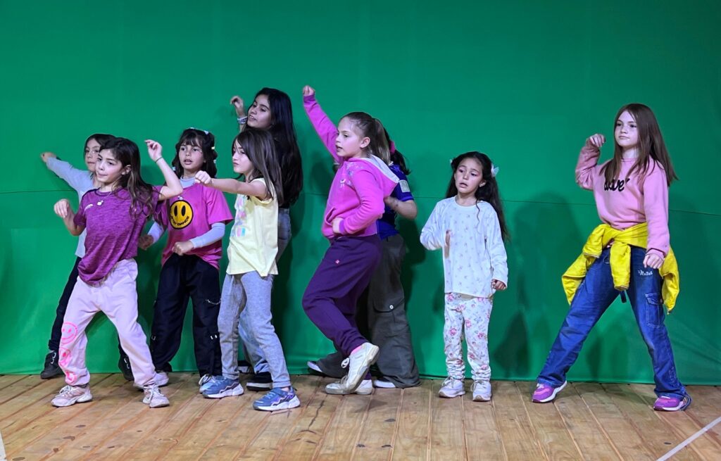 Tarde de ritmo y color en la Casa del Bicentenario