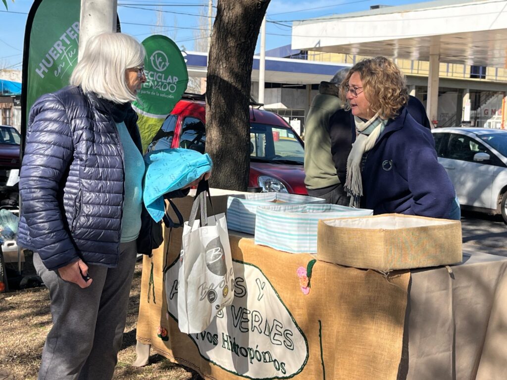 Plaza Italia se consolida como espacio convocante del programa “Huerteros en tu Barrio”