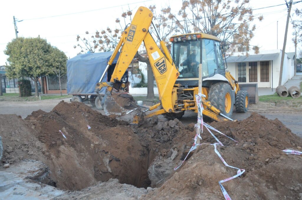 Los equipos municipales trabajan en obras de desagüe y limpieza de cunetas