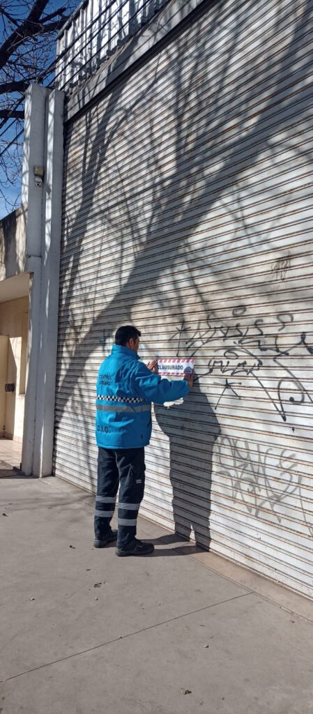 El Tribunal de Faltas municipal ordenó la clausura preventiva de un comercio mayorista de alimentos