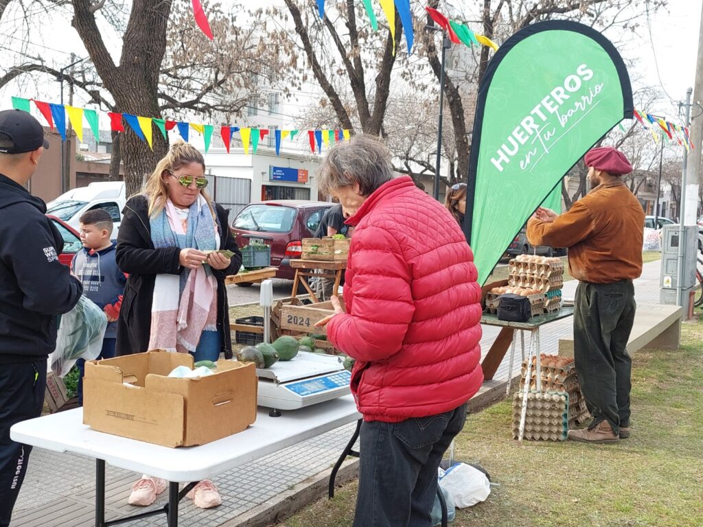 Este miércoles, “Huerteros en tu Barrio” en la plaza Escribano